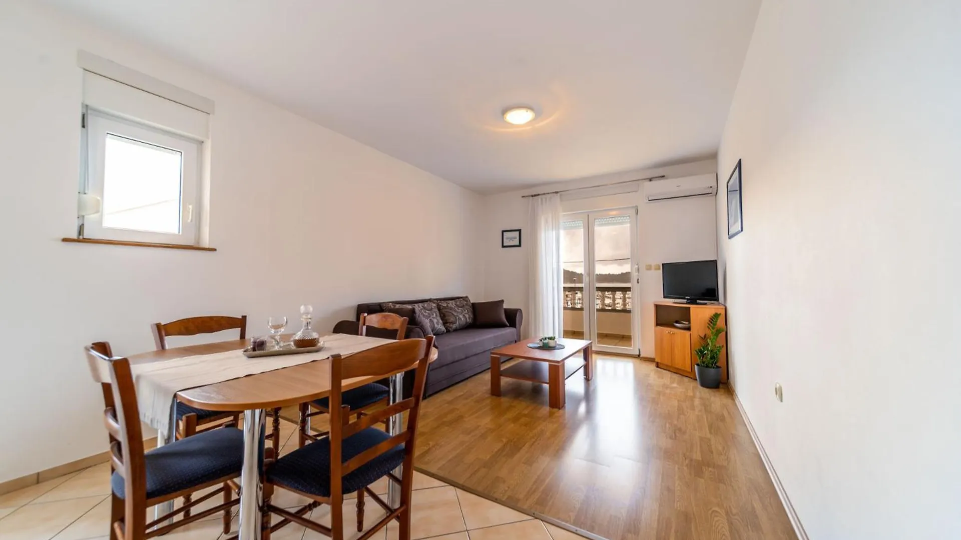 Apartmani Devcic Palit Croatia