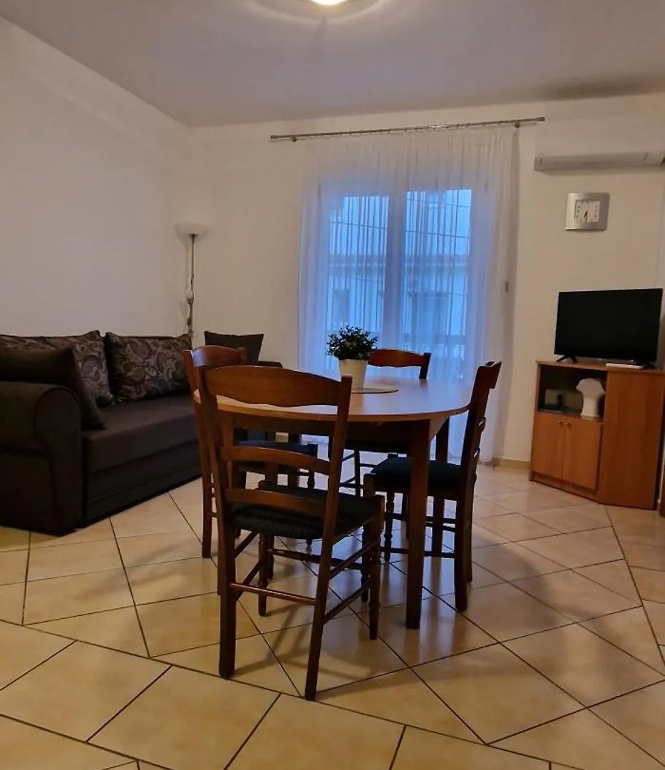 Apartmani Devcic Palit Apartment